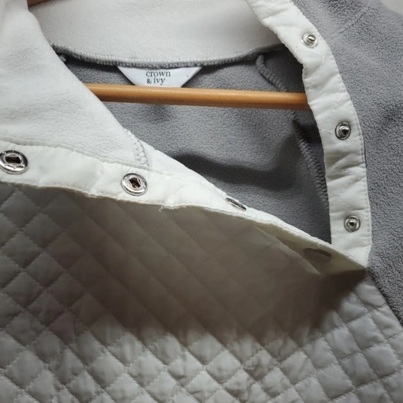 Crown & IVY GRAY WHITE M SUPER SOFT FLEECE QUILTED 1/4 BUTTON PULLOVER - Picture 4 of 5
